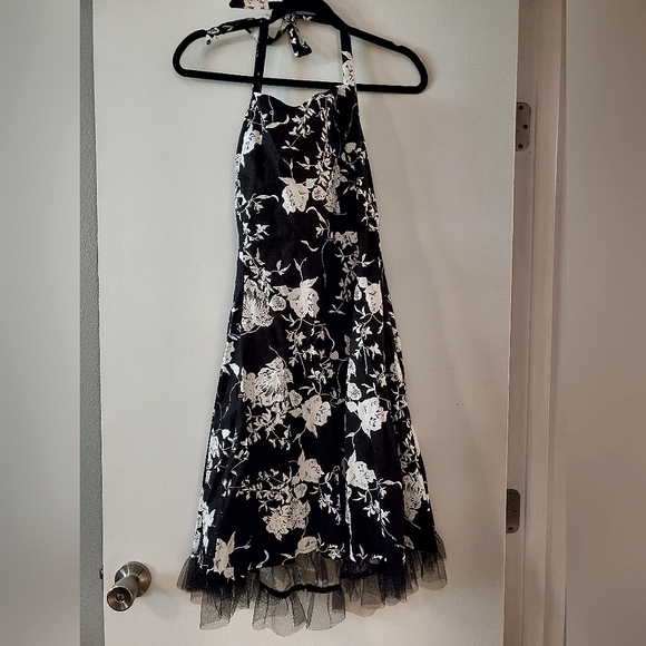 Unbranded Dresses & Skirts - EUC Black & White Floral Halter Dress Retro Vintage Reproduction XL 12-14